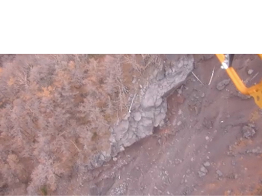 LTE通信で取得した火山地表面の映像切り抜き