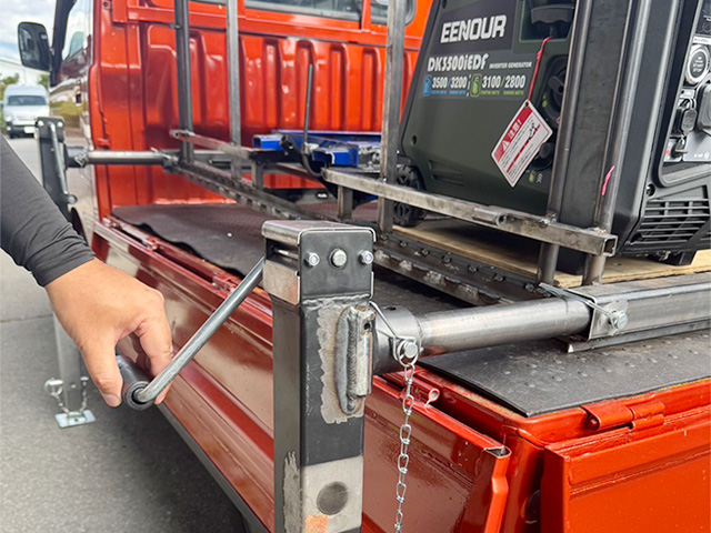 水平器搭載で微調整可能